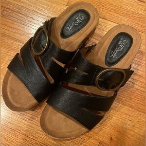 Sofft Women's Black and Brown Mules NWOT 7